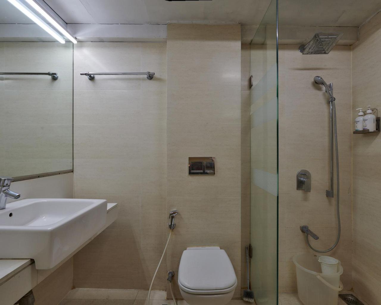 Bentley Hotel Marine Drive Мумбаи Экстерьер фото