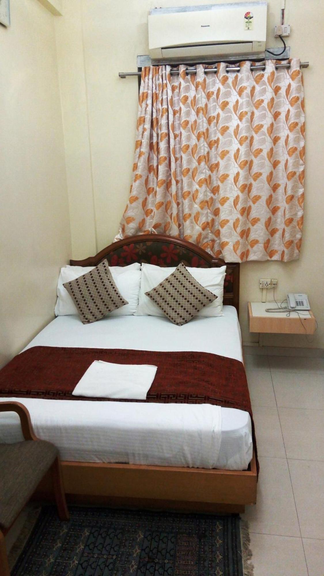 Bentley Hotel Marine Drive Мумбаи Экстерьер фото