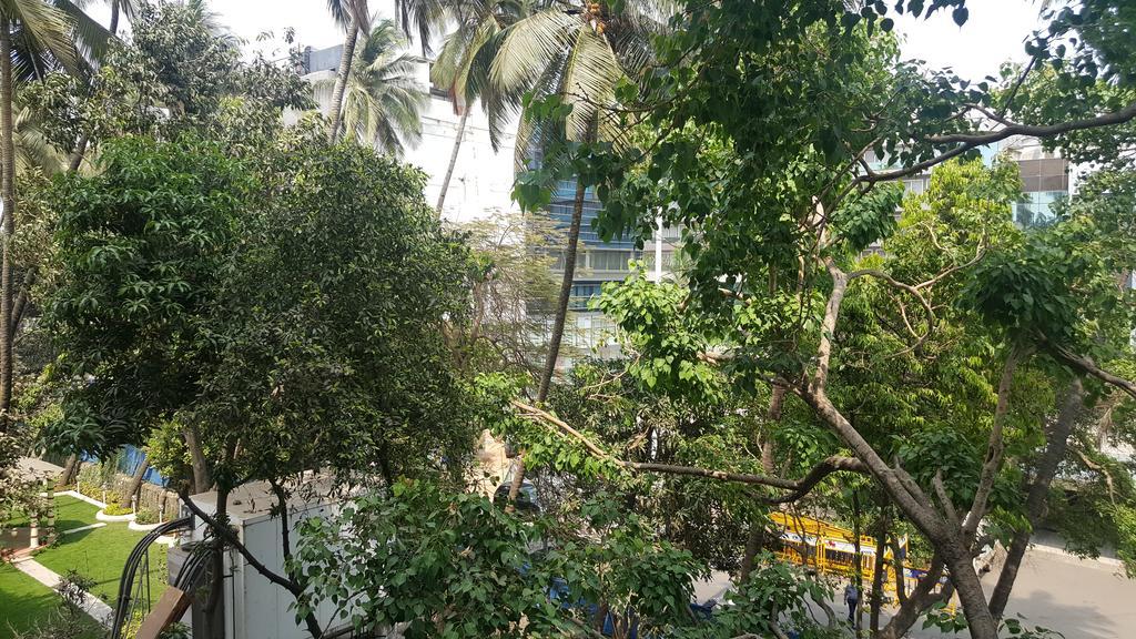 Bentley Hotel Marine Drive Мумбаи Экстерьер фото