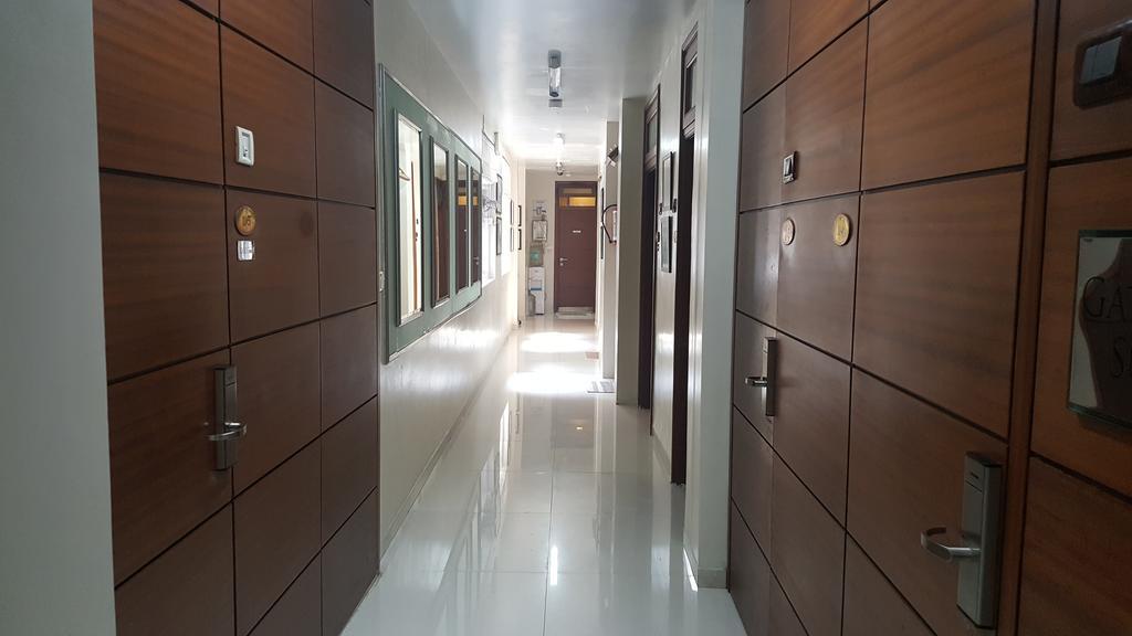 Bentley Hotel Marine Drive Мумбаи Экстерьер фото